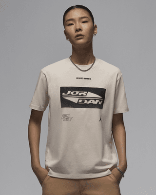 【NIKE公式】ジョーダン ウィメンズ グラフィック ガールフレンド Tシャツ.オンラインストア (通販サイト)